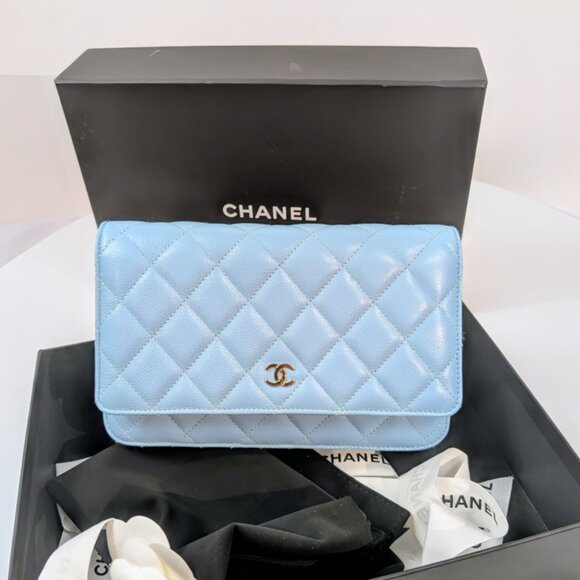 Chanel Blue Caviar Wallet on Chain (WOC) - Picture 2 of 16